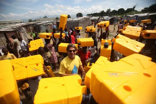 LIFESAVER has worked to distribute Jerrycans to places in need of potable water