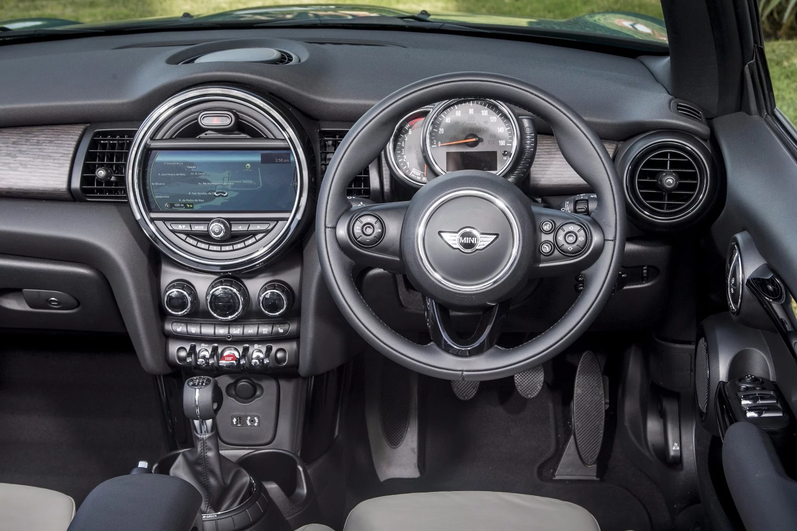 The new MINI Connected: Mini Streetwise system is an option, adding navigation, rain warning, a larger infotainment display (8.8 inches), and more smartphone integration with apps