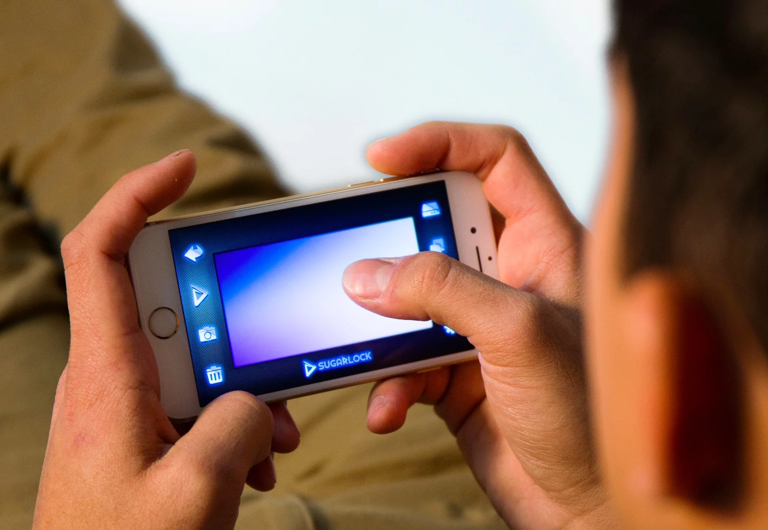 The simple-looking interface of the Sugarlock app consists of action buttons and gesture area
