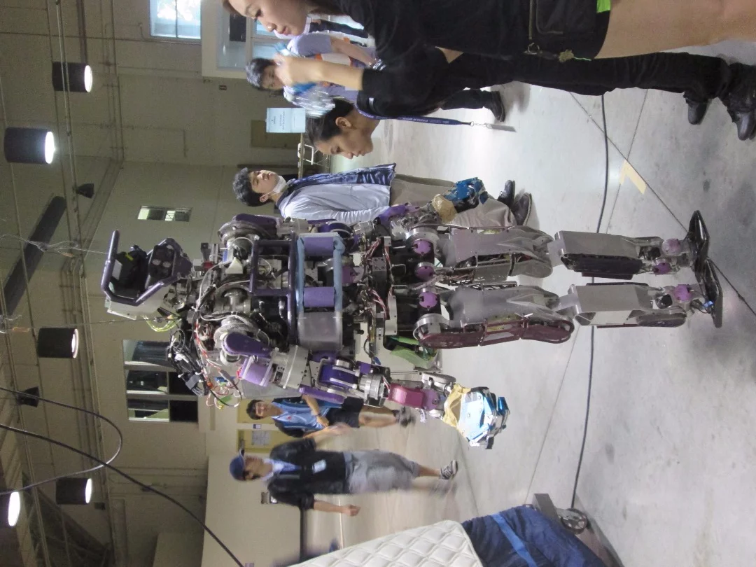 A JAXON robot standing on its own