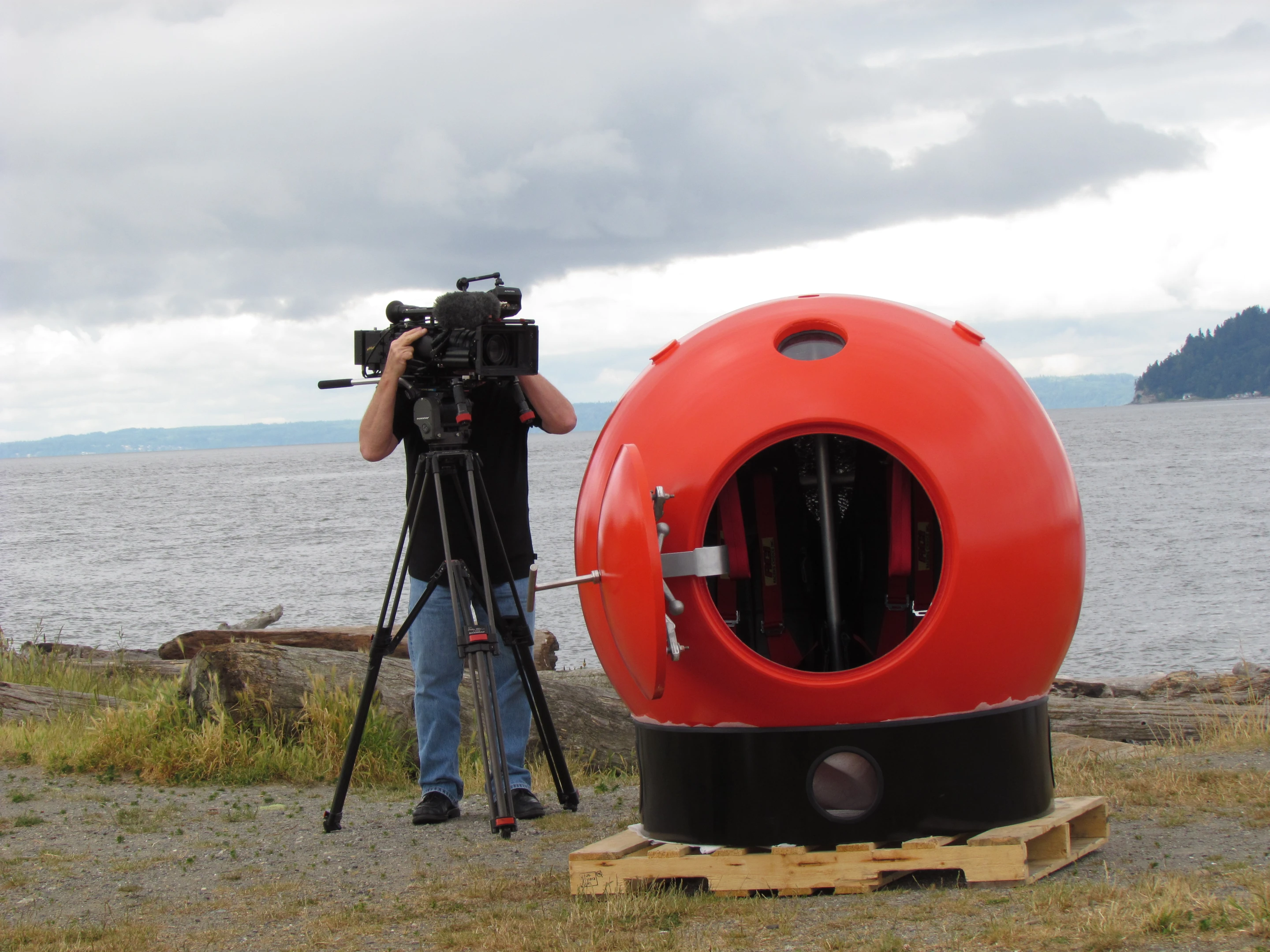 The Survival Capsules sit on a ring base