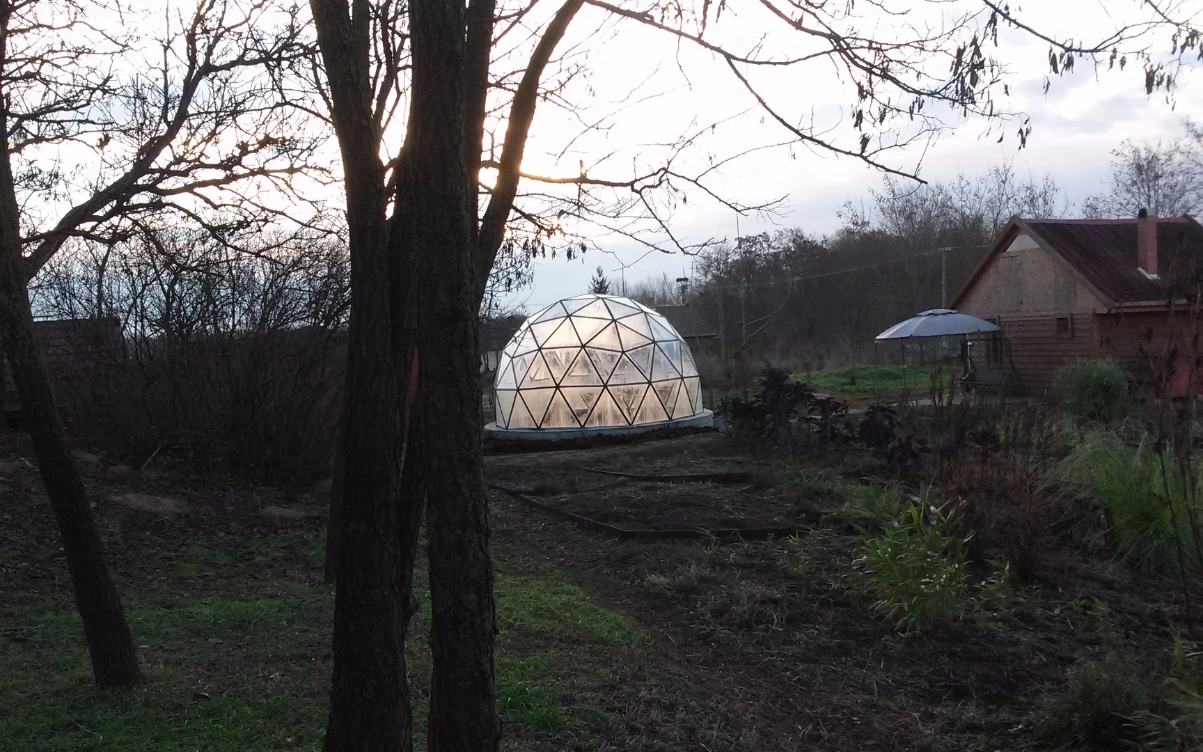 So far, Biodomes has only built the smallest model, dubbed the Pollux, which measures 6 sq m (64 sq ft)