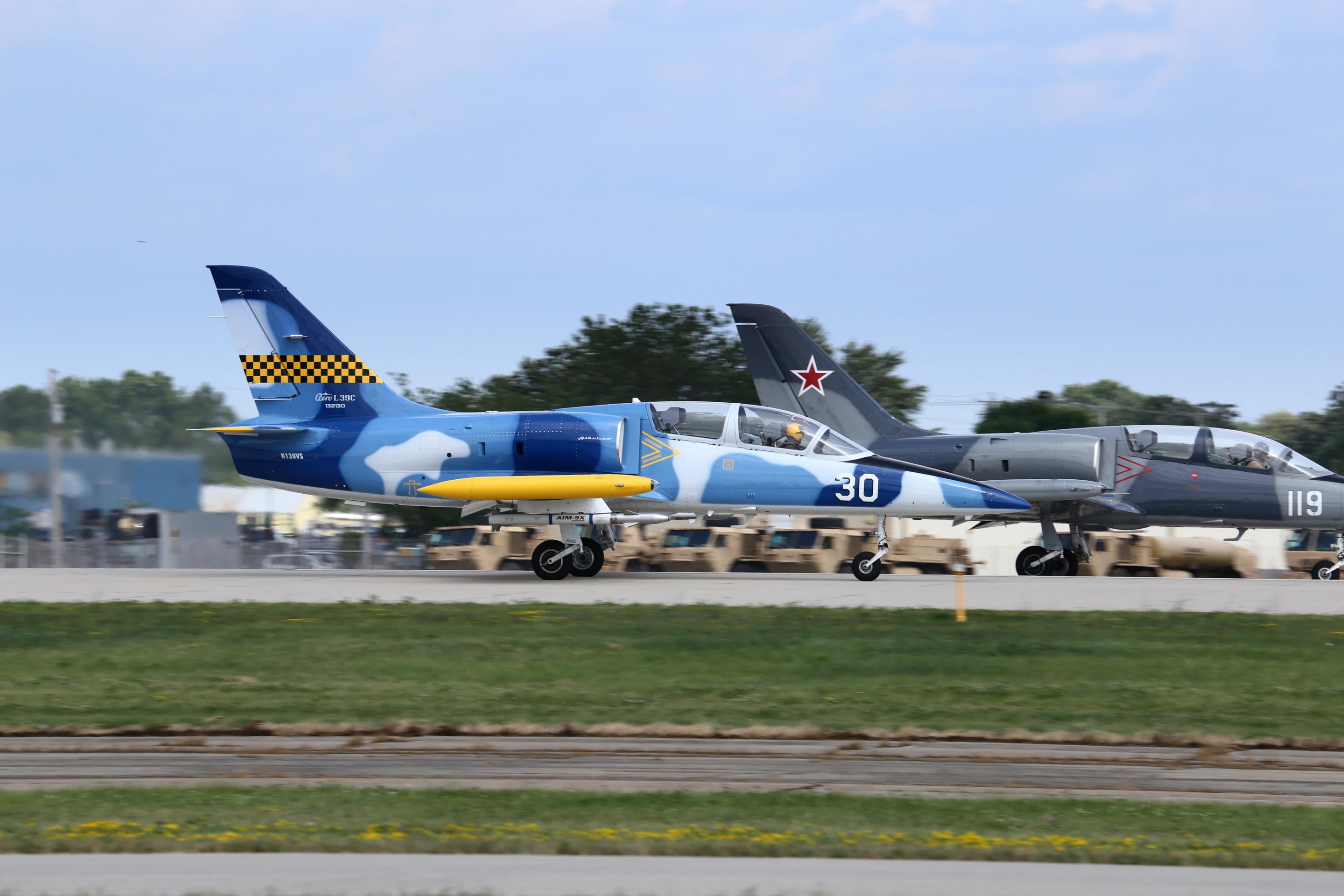 Albatros trainer in blue paint scheme (Photo: Angus MacKenzie/Gizmag.com)