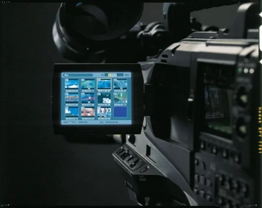 3.5-inch color LCD monitor