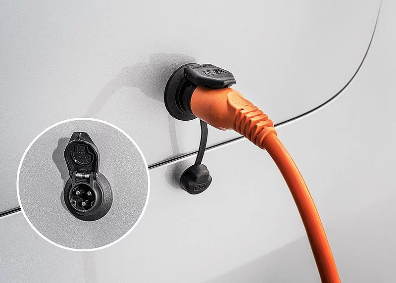 The Urban has a battery electrical system and can hook up to shore power when available