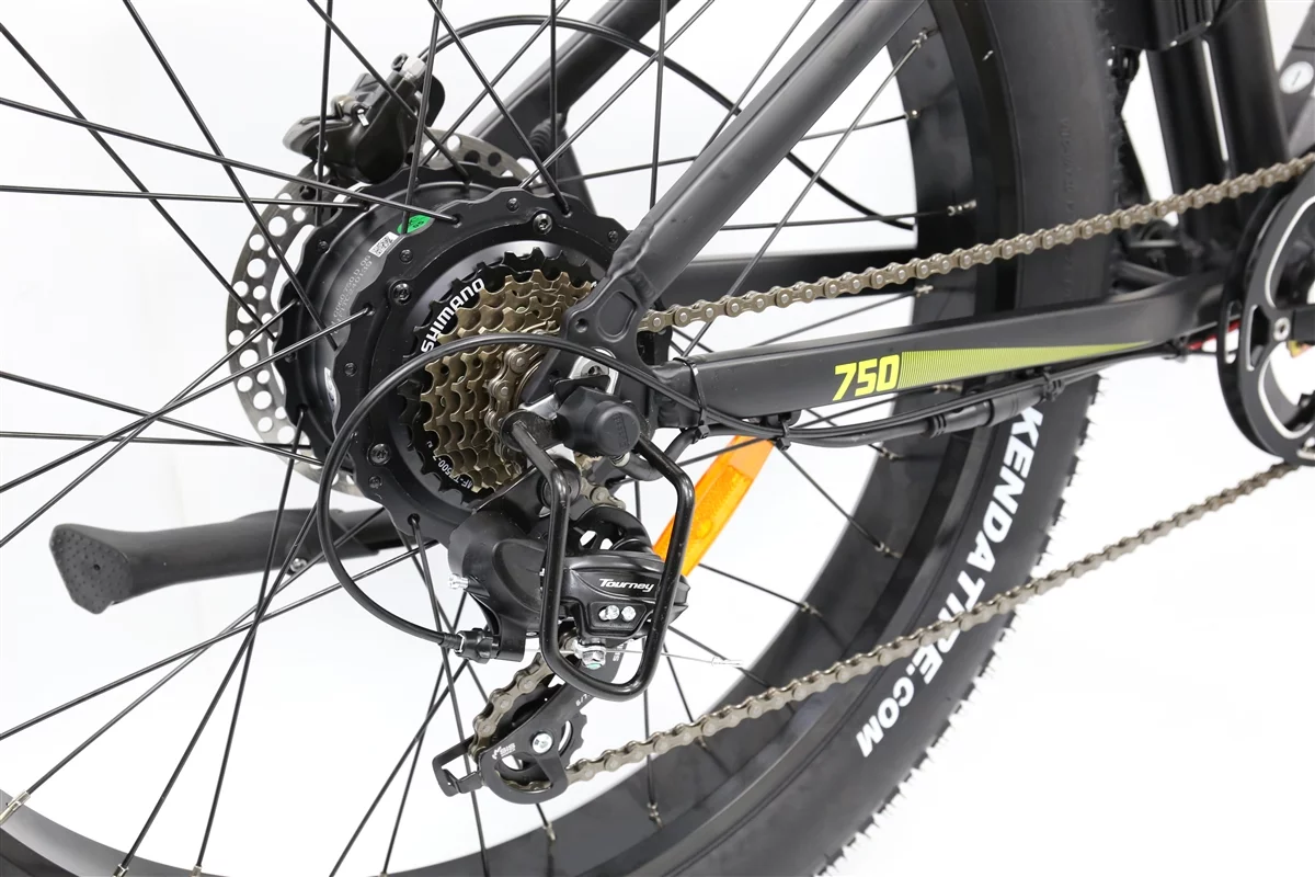 The FT750 features a Shimano 7-speed Freewheel gear set and Tourney derailleur