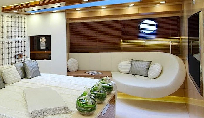 M/Y Shooting Star bedroom
