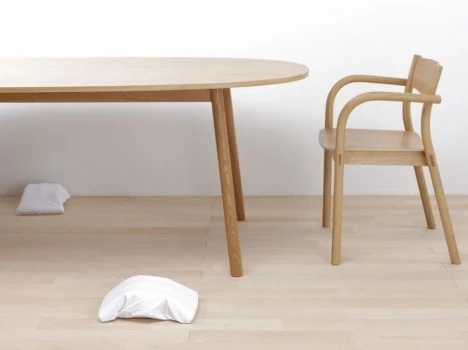 The robotic floor-sweeper is covered in a patented nanocloth – called Nanofront – made up of thousands of polyester filament fibers that pick up extremely fine dust