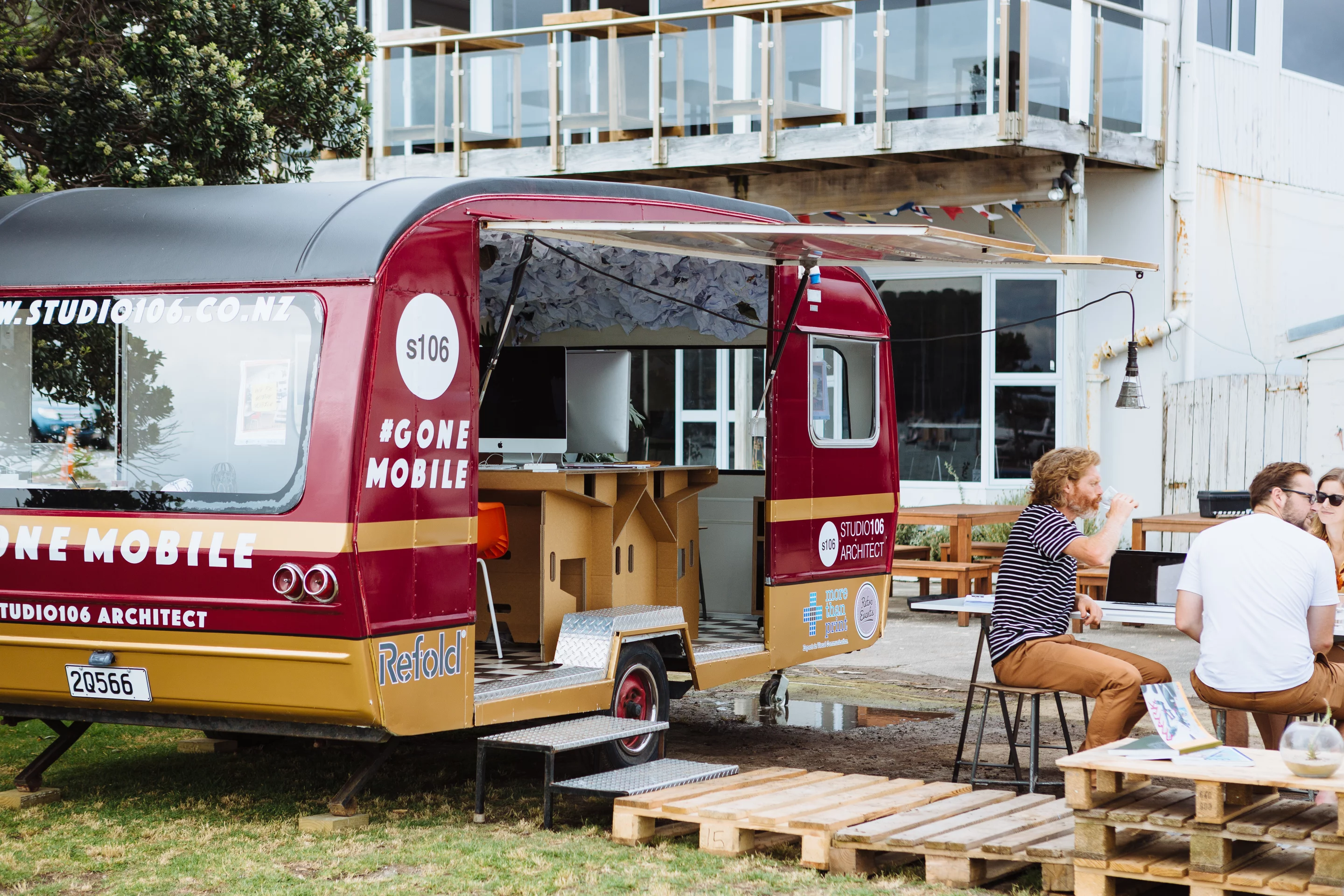 The idea to create a mobile office space on wheels came to the team of architects and designers after enjoying a long Southern Hemisphere summer
