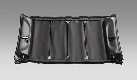 The S660 roof fabric can be completely detached