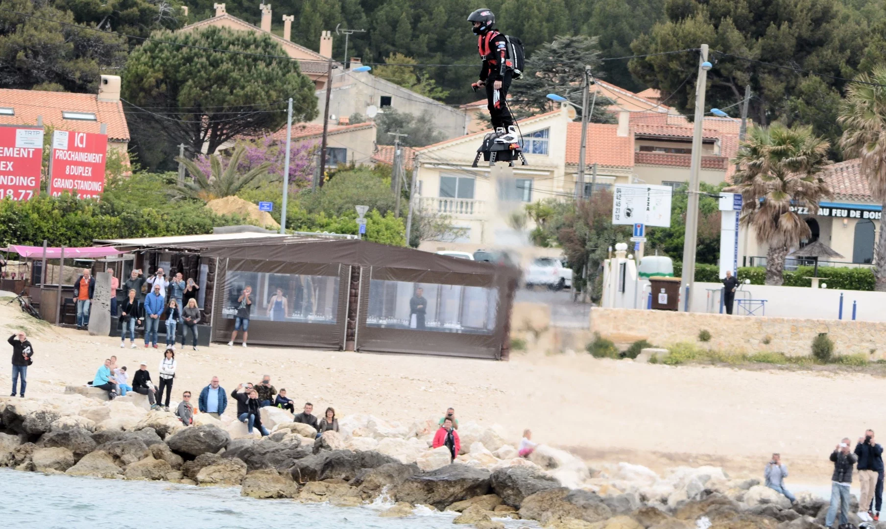 Proving to be quite the crowd-pleaser, Franky Zapata flying the Flyboard Air
