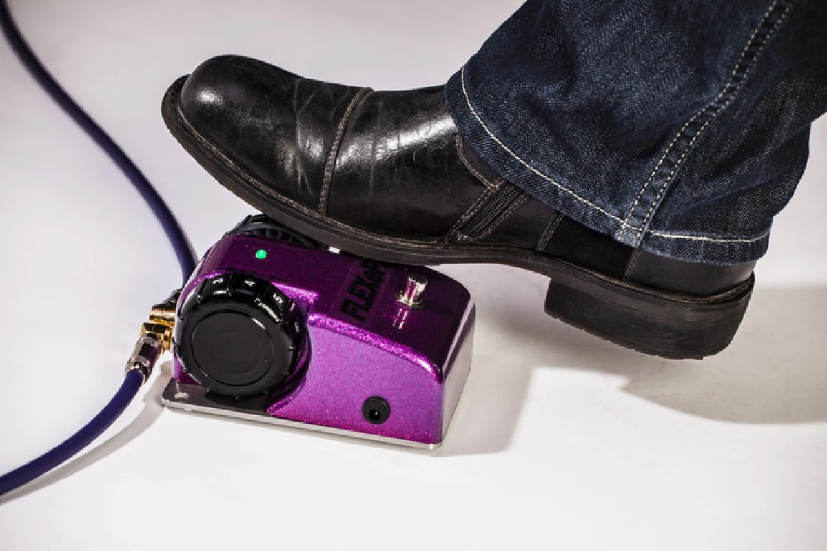 FLEXeFX allows guitarists to keep both hands on the instrument and change stompbox parameters with a foot