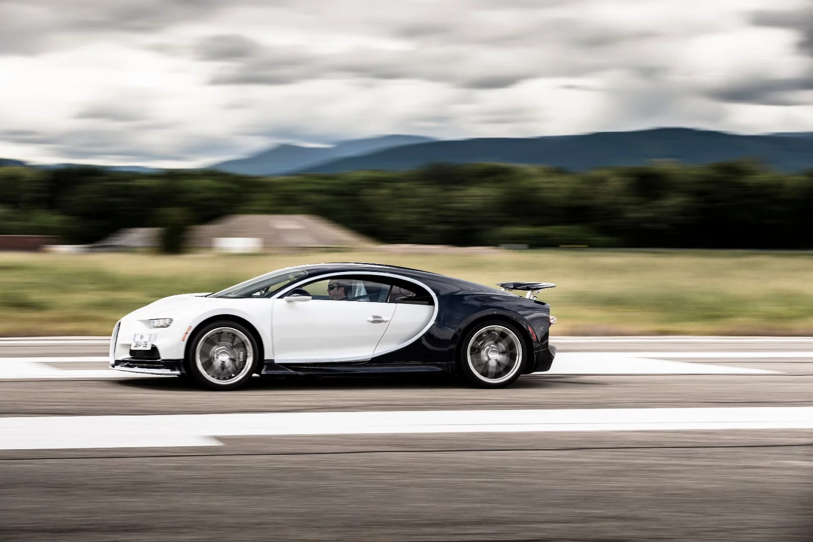 The Chiron is given a 250 km/h shakedown before being handed over to the customer