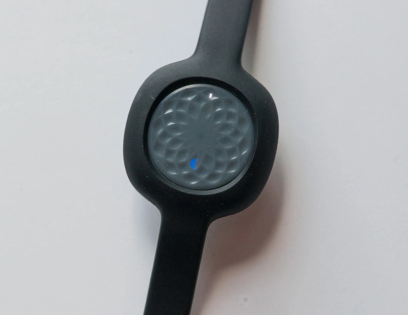 The Jawbone UP Move fitness tracker can be put into sleep mode with a long press of the clickable front face