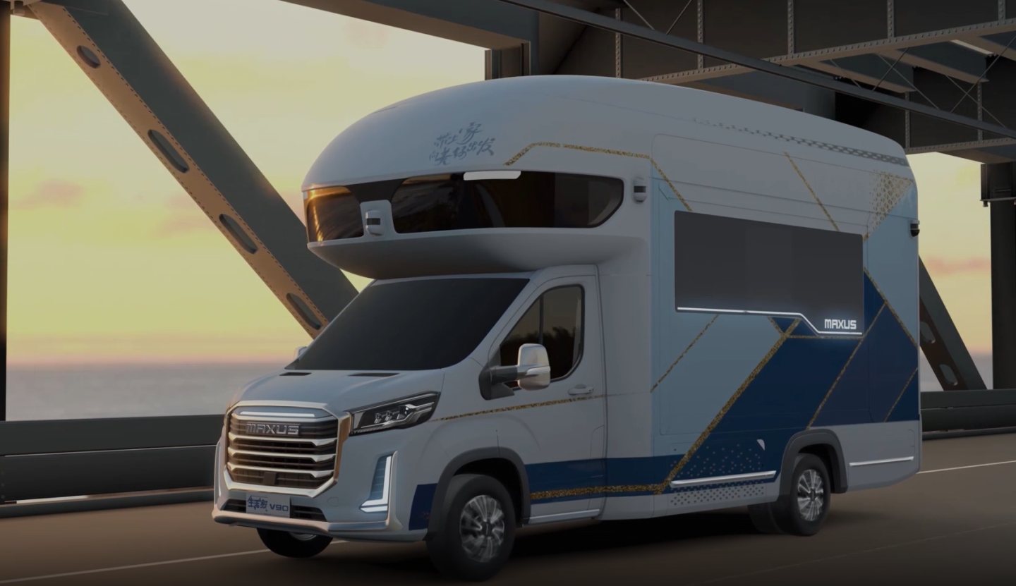 Towering Chinese smart RV features elevator to second-floor sunroom