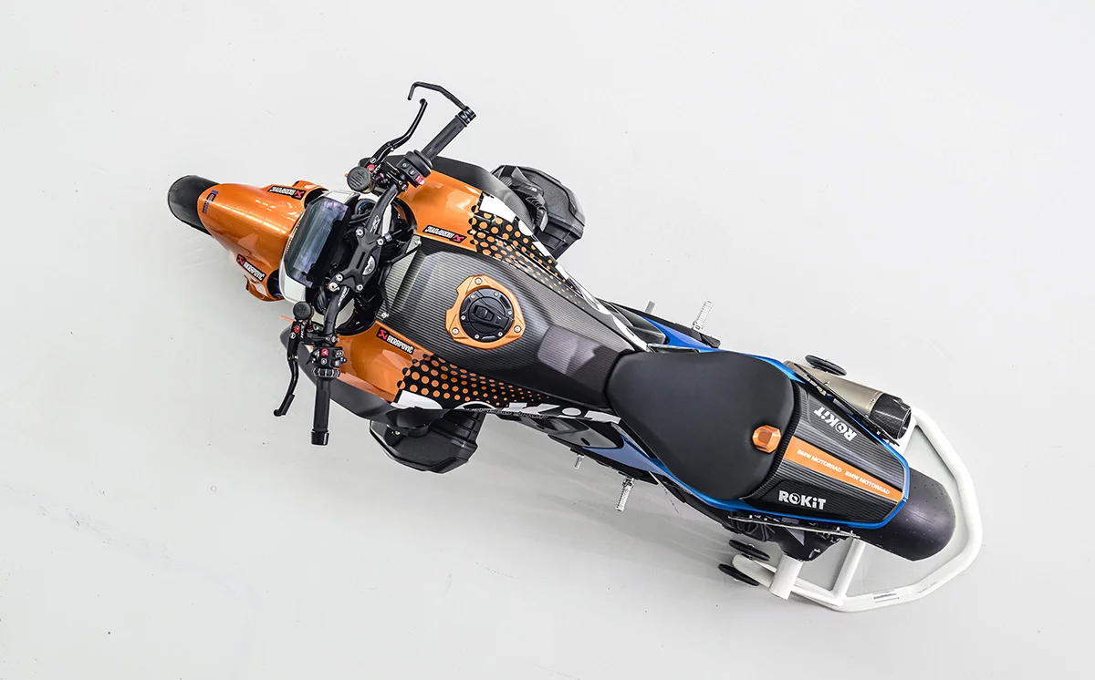 BMW Superhooligan custom R 1300 R honors racing legend