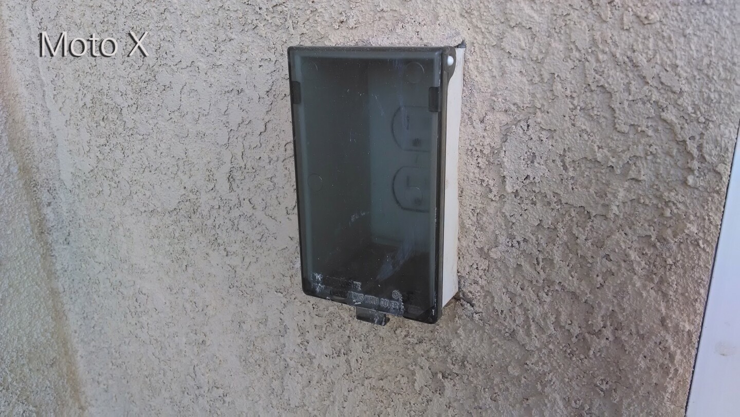 Moto X: outdoor shade