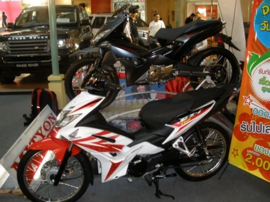 Honda's 110 cc CZ-i and its testosterone-infused variant