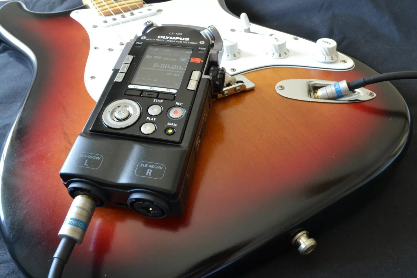 Musicians need to use the left XLR/Phone combo input when plugging in a guitar