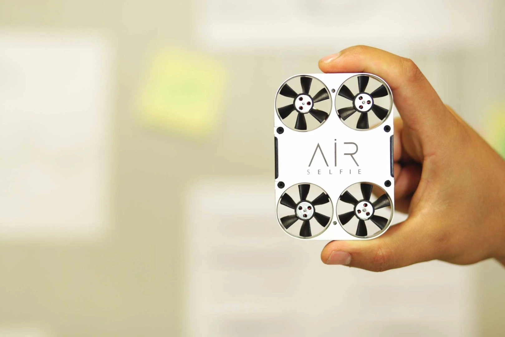 AirSelfie carries a 5-megapixel camera for stills and is said to grab HD-quality video