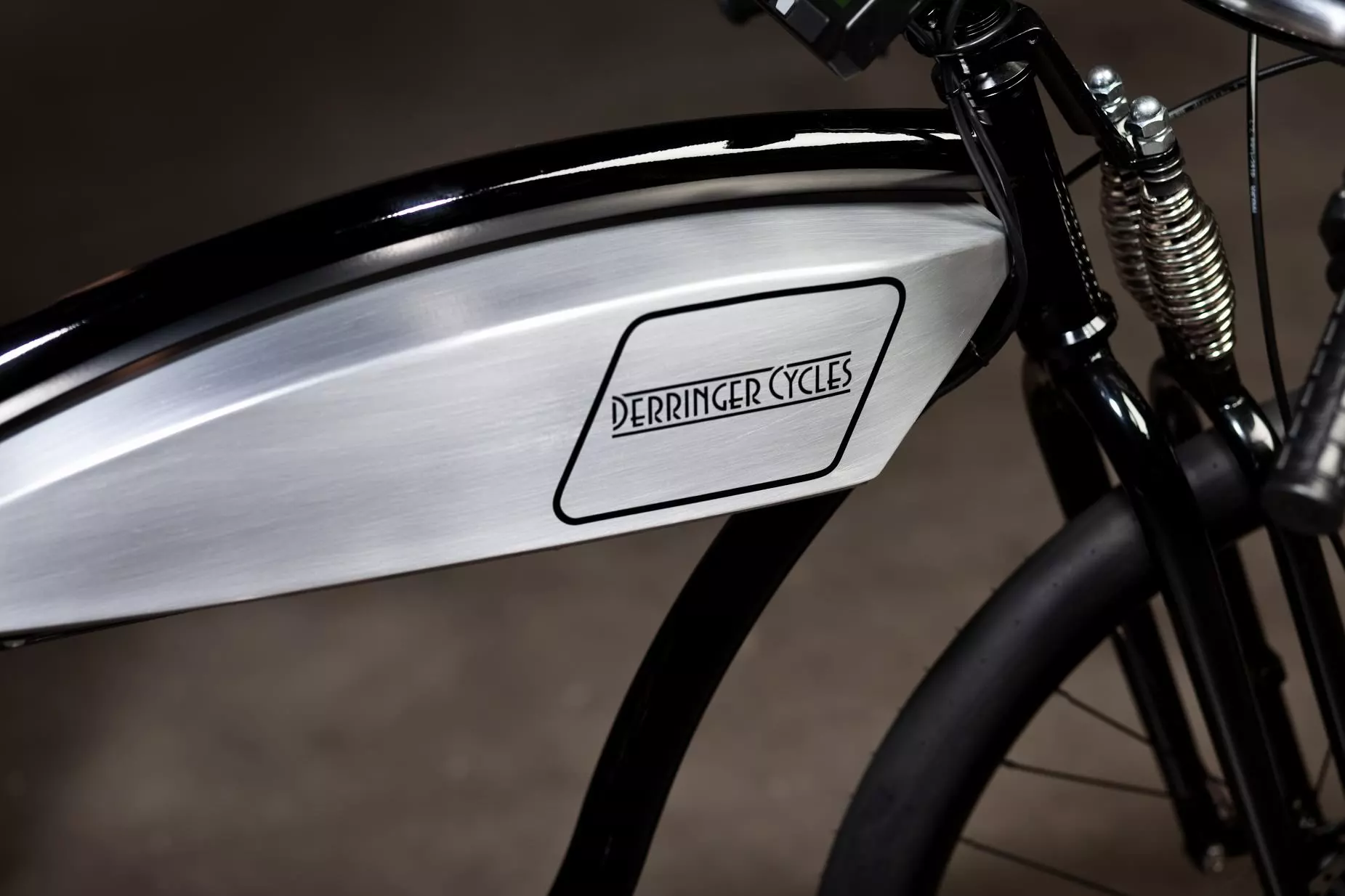 Derringer e-bikes take design styling cues directly from 1920s board-track racers