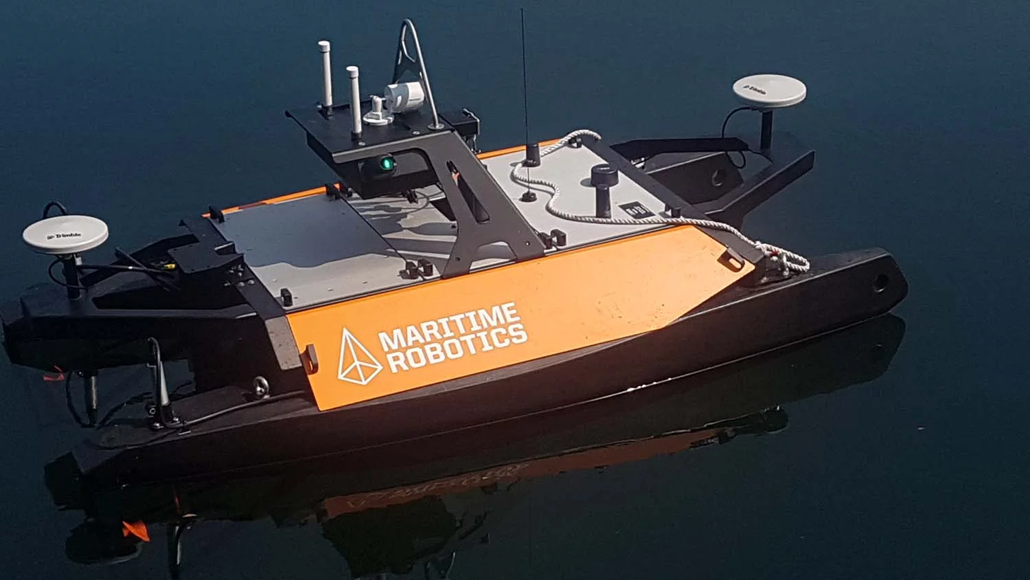 The Otter Pro uses an array of sensors to chart the sea bottom