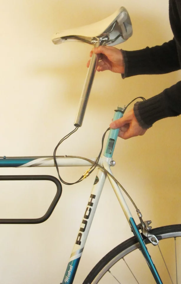 The ShySpy is integrated into the seat post and seat tube where it remains concealed