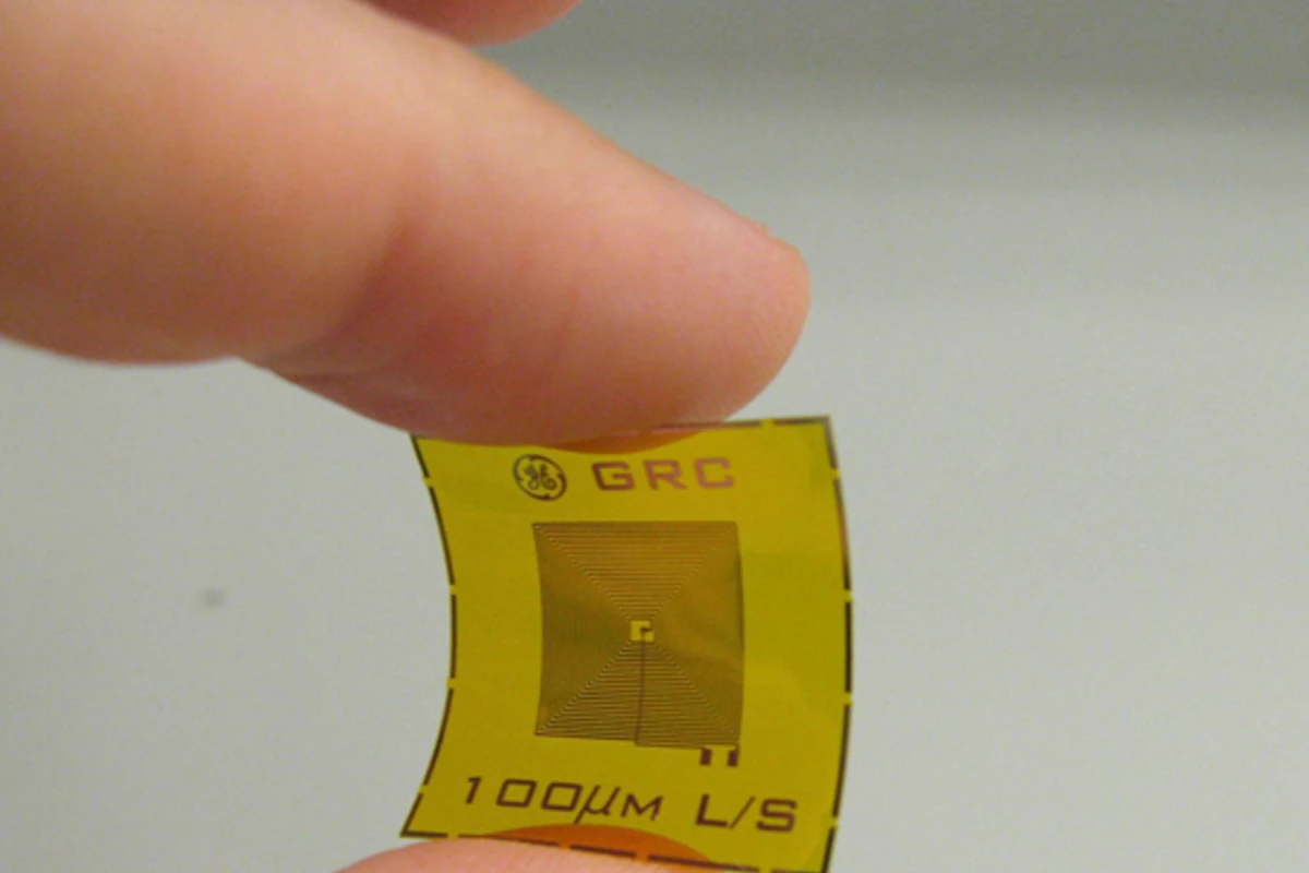 Example of a wireless, battery-free RFID sensor tag for detection of chemicals such as explosives and oxidizers (Photo: GE)