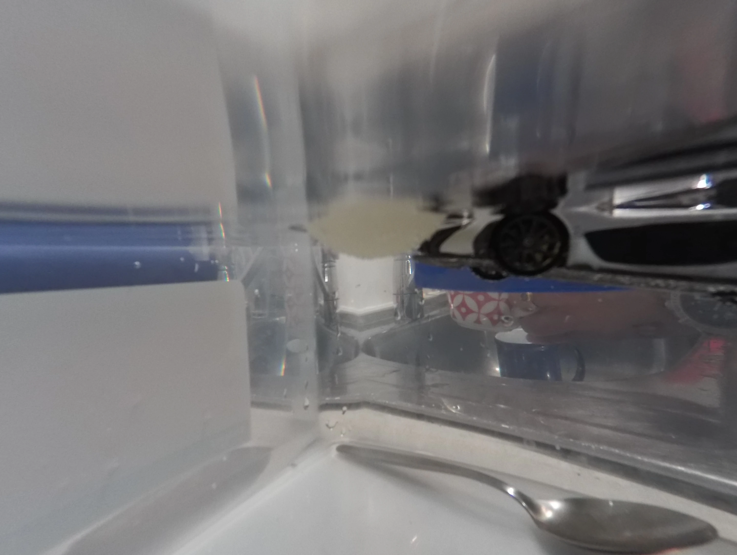 The camera is waterproof and can be submerged in up to 1 m (3.3 ft) of water (Photo: Nick Lavars/Gizmag.com)