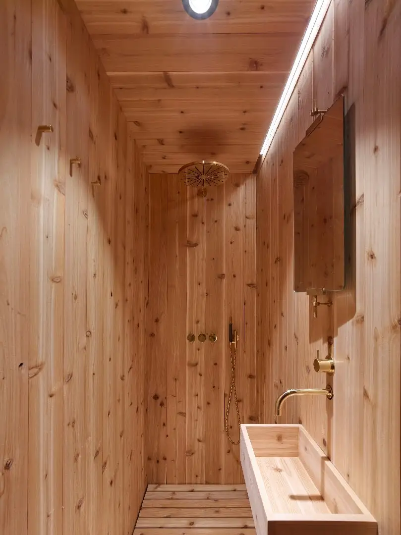 A45's bathroom