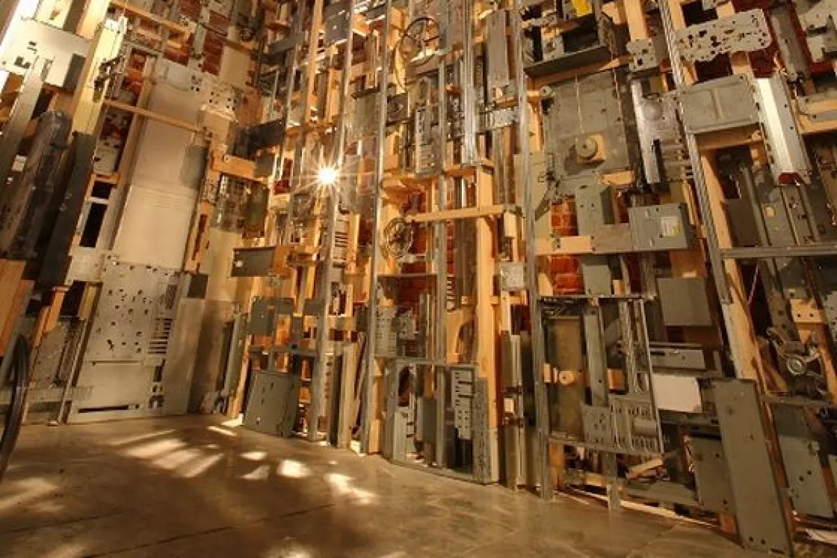 It took three years of searching electronic junkyards to gather all discarded parts for Marek Tomasik's sculpture