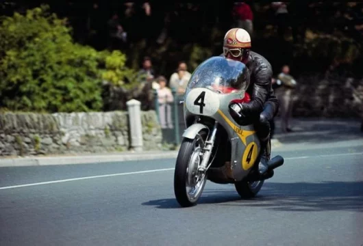 Hailwood at the Isle of Man - yes, that's a stone wall next to the racetrack