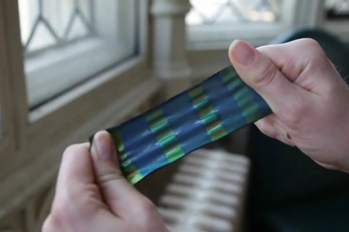A sheet made up of the polymer opals