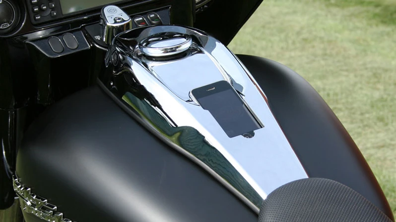 The DashLink fits 1996 and newer Harley-Davidson FLHT/FLTR and FLHR models, with more models on the way