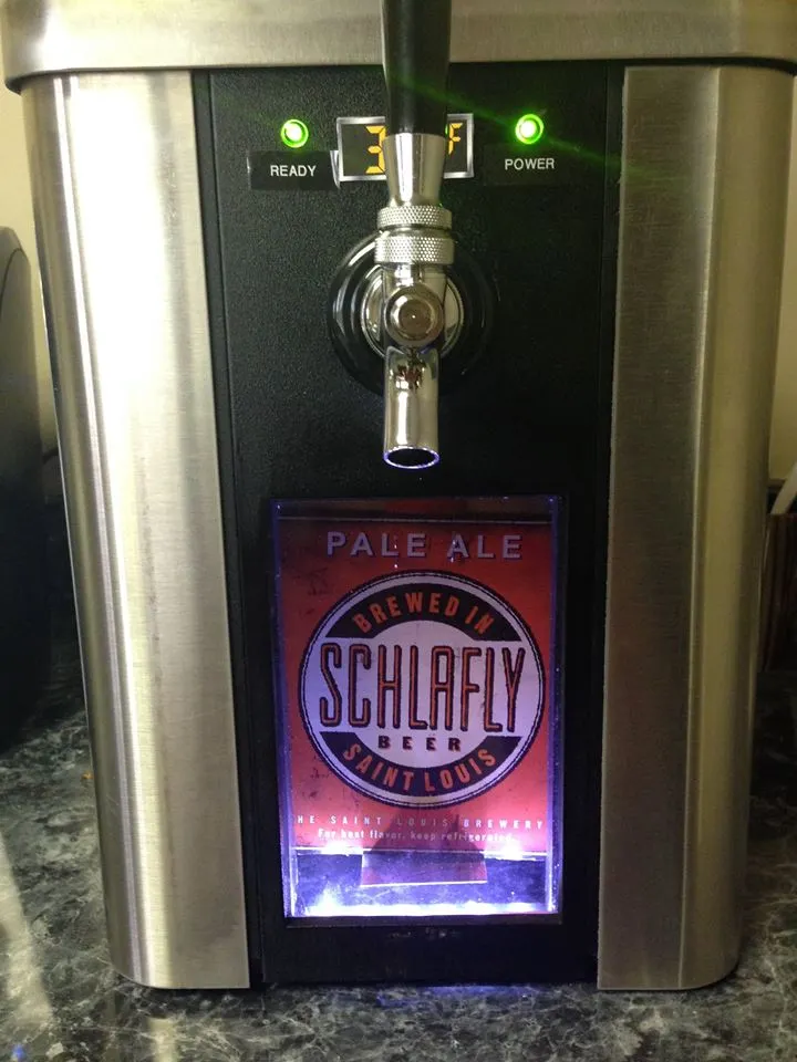 The SYNEK dispenser includes a window for displaying the beer on tap