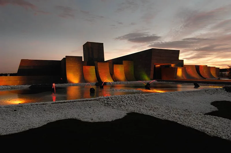 "1001 Nights" private dwelling by architects A-Cero