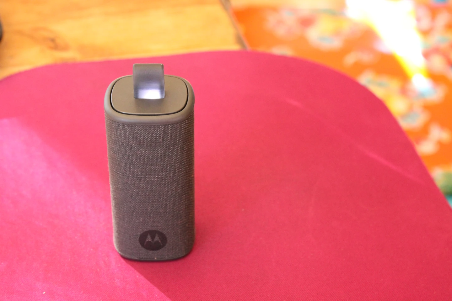 The key ring loop lights up when charging (Image credit: Eric Mack/Gizmag.com)