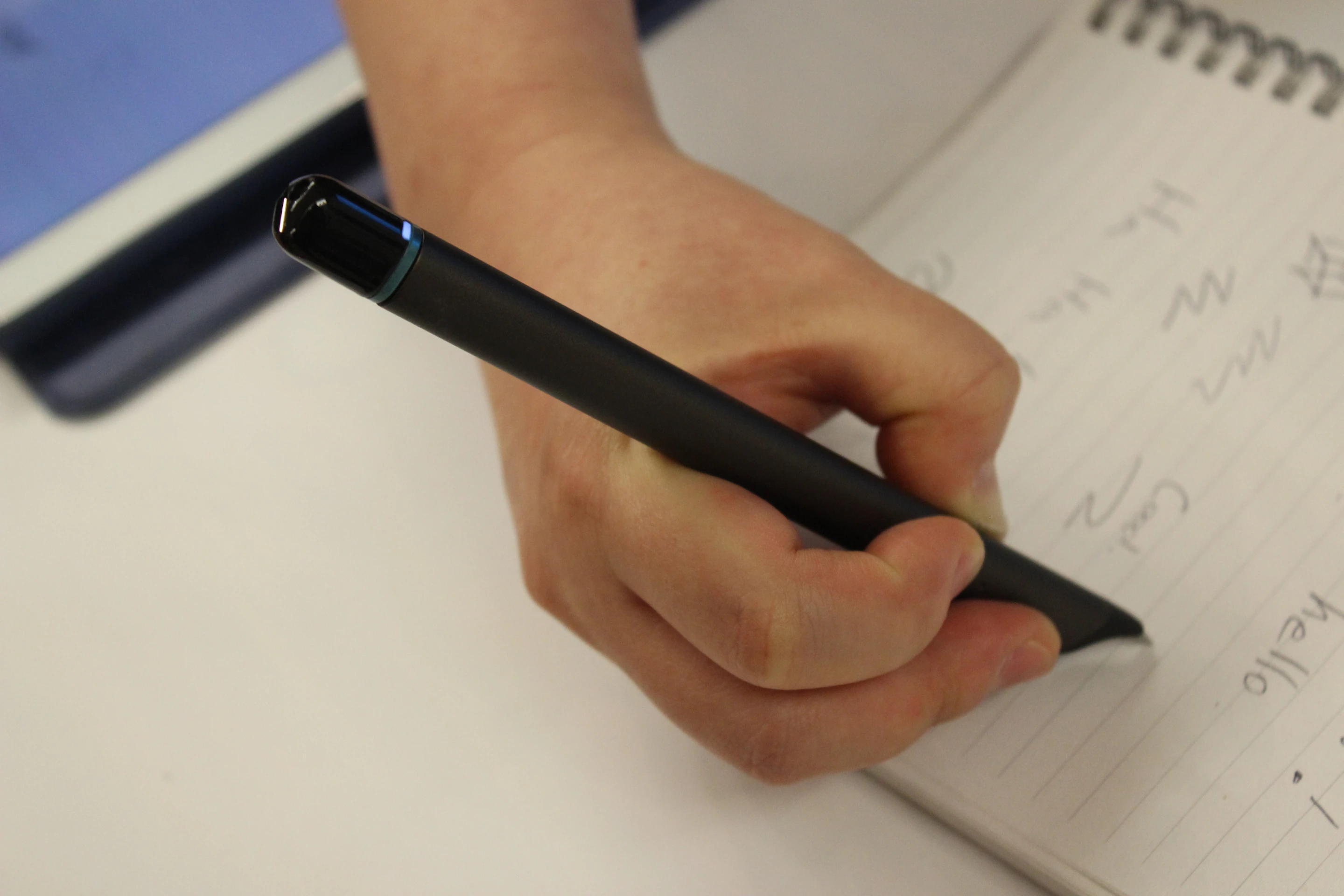 Writing notes with the Neo Smartpen N2