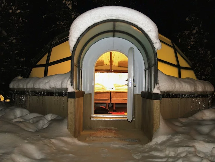 This thermal glass also prevents frosting and maintains a clear view of the starry sky (image from Hotel Kakslauttanen)