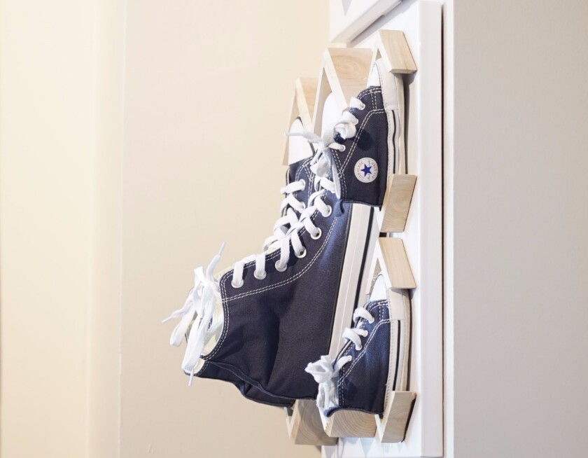 The brackets stick to the metal plates using magnetic elements