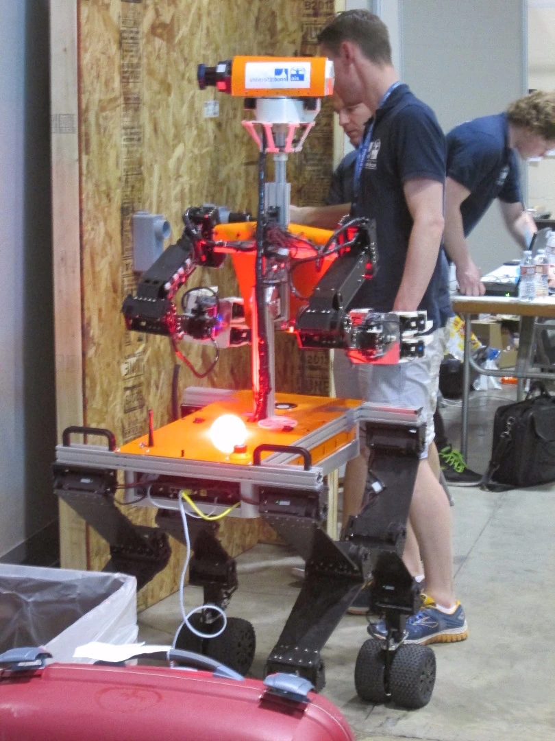 Robot Momaro practising the surprise task