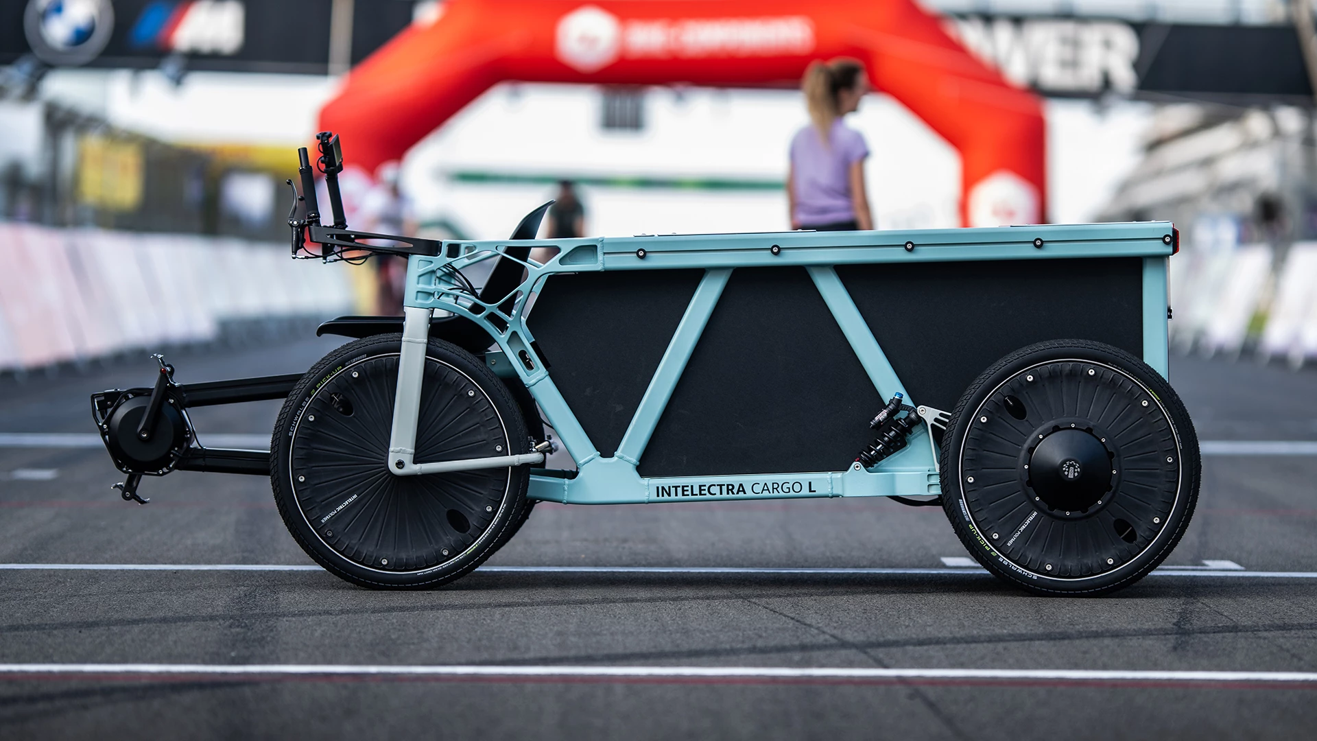 The Dynamic Drives Intelectra e-cargo quadricycle weighs 270 lb and carries up to 992 lb
