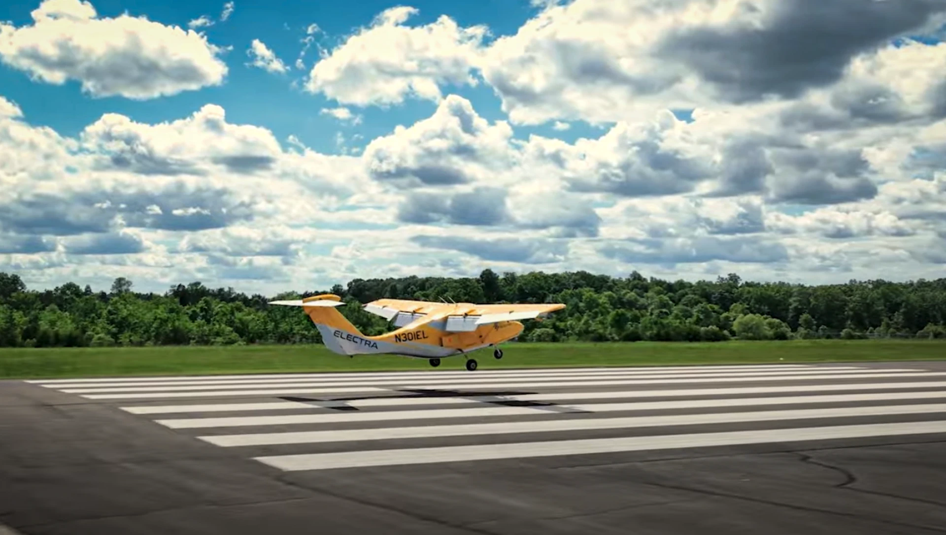 Estol Watch: High-tech eSTOL aircraft hardly needs any runway
