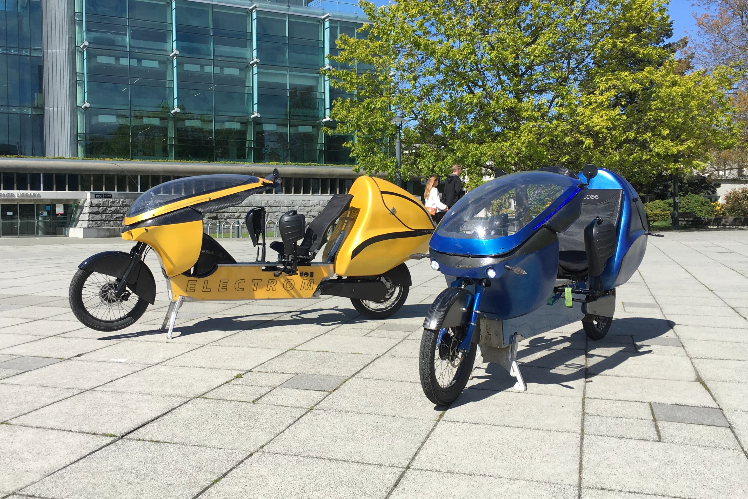 The Electrom's Nine Continents 212 rear hub motor can handle a maximum of 3,000 watts in short bursts, while the Bafang G311 front hub motor is rated up to 600 watts