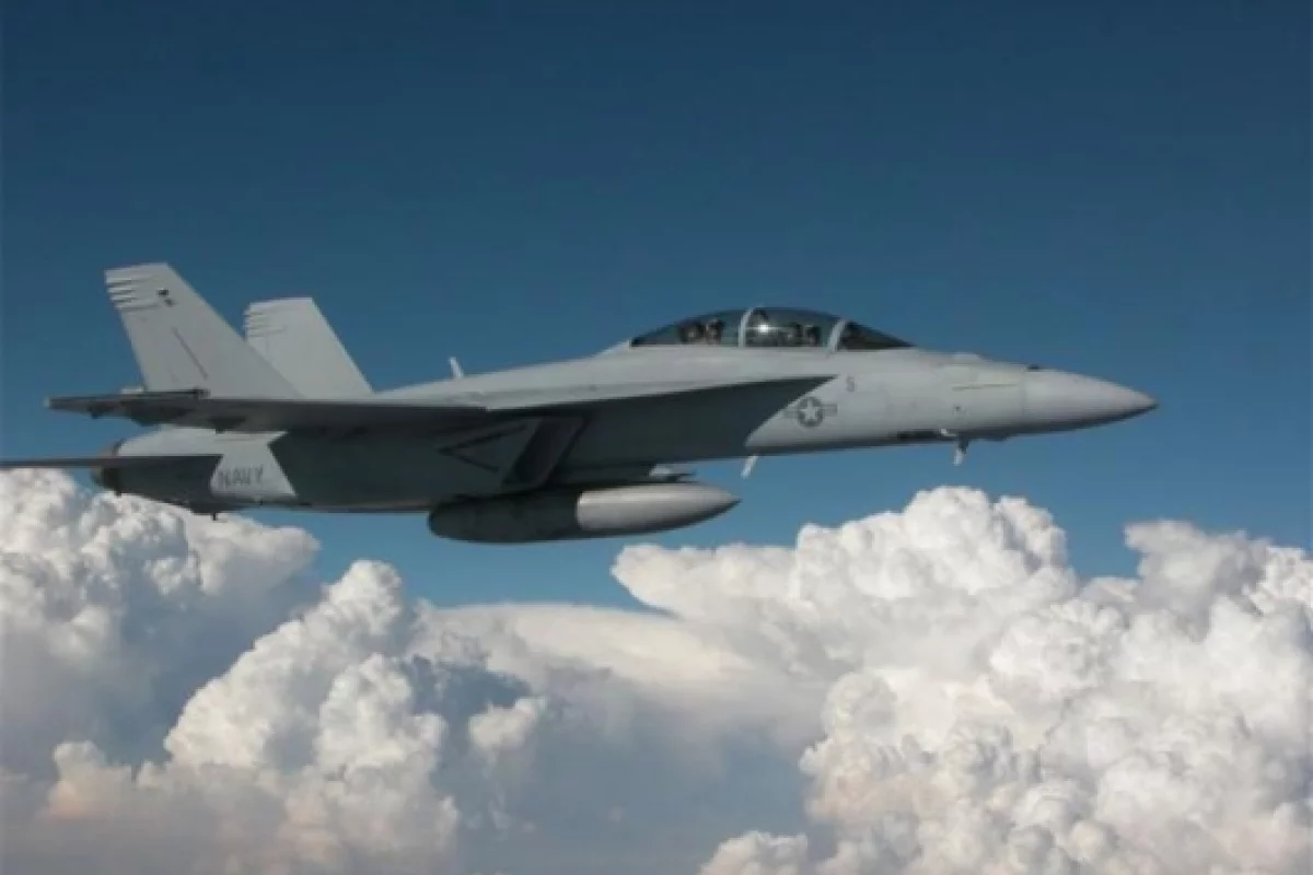 F/A-18F Joint Helmet-Mounted Cueing SystemPhoto: US Navy