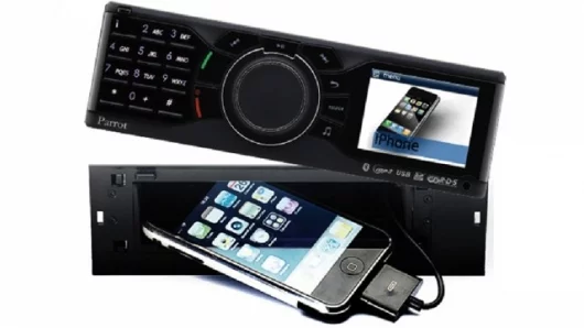 A removable front panel on the Parrot RKi4800 allows you to store and recharge your iPod/iPhone in the 'hidden' compartment
