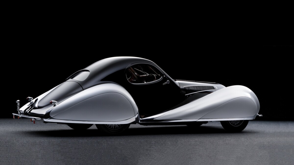 This Talbot-Lago T150 C SS 'Tear Drop' by Figoni and Falaschi sold at RM-Sotheby's Villa Erba sale in 2017 for €3,360,000. The car had been clothed in the bodywork of the 1936 Talbot-Lago T120 by Graber which sold for $244,709 | €216,030 in Paris. The story is astonishing.