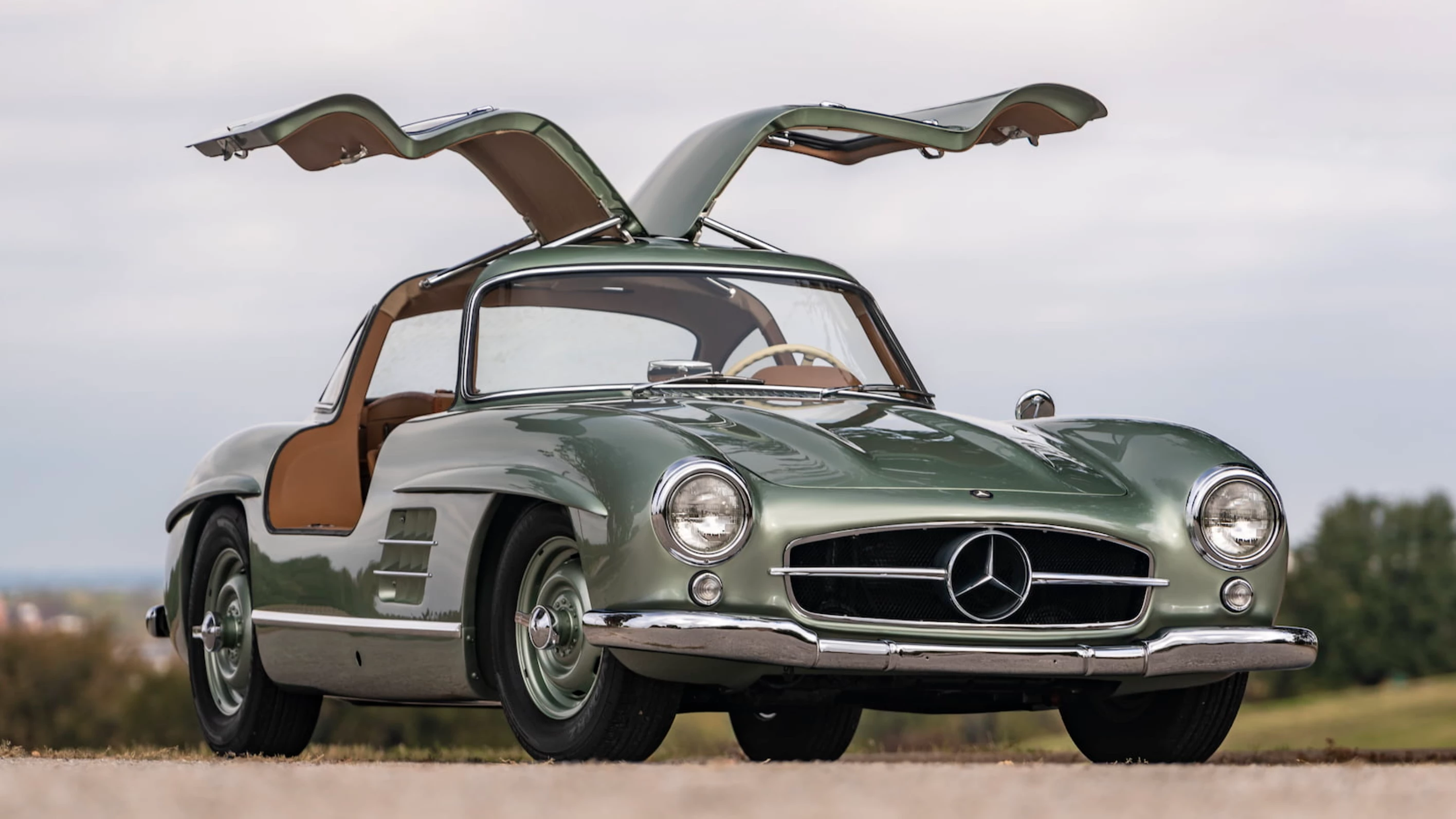 This 1955 Mercedes-Benz 300SL Gullwing sold for $2,640,000 at Mecum's 2022 Kissimmee sale on 15 January 2022