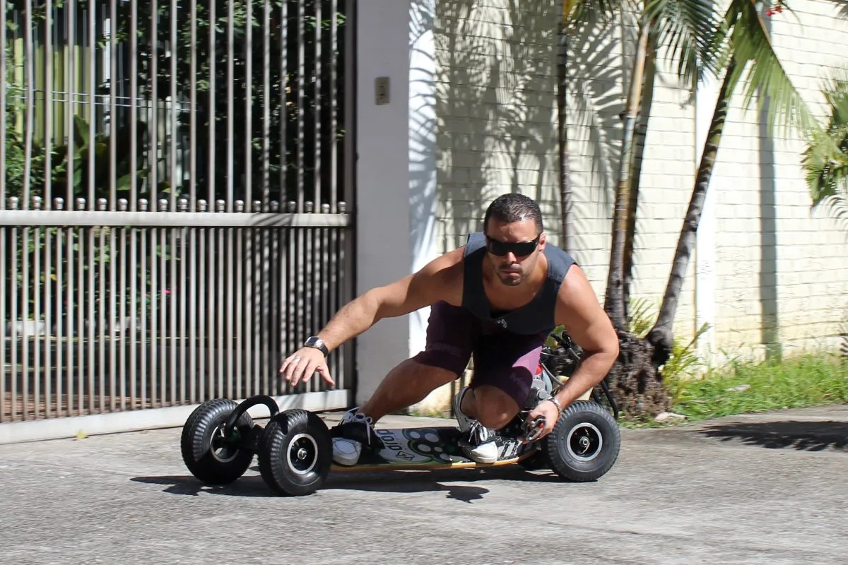 The carving board platform allows riders to get low