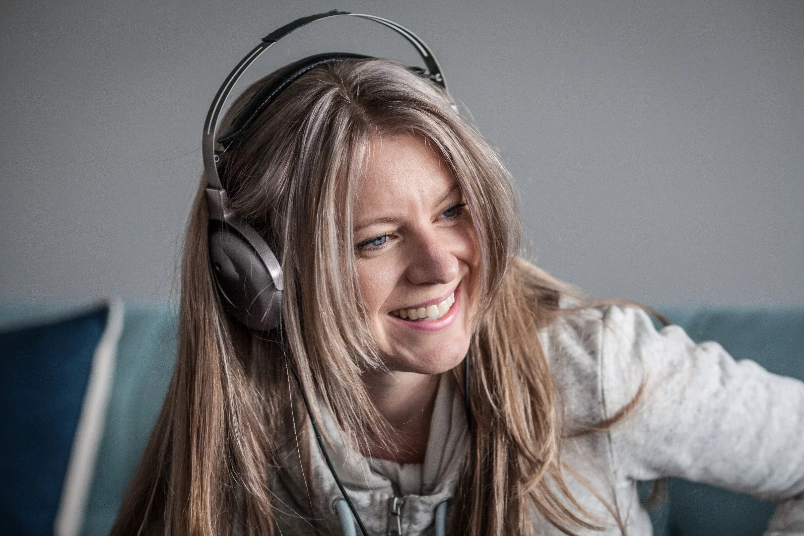 Gizmag's Kate Seamer is impressed with the tailored sound of the Nura headphones